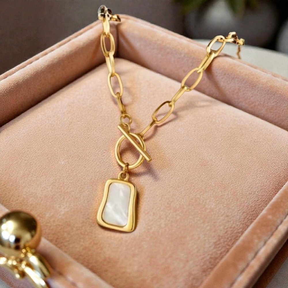 ***NEW*** Geometric Pearl Oyster Necklace - Picture 2 of 8